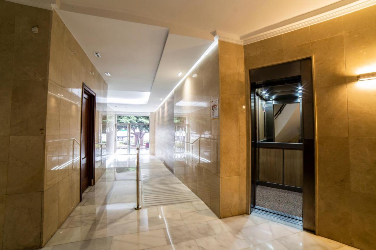Awesome Apartment Center Valencia Bagian luar foto